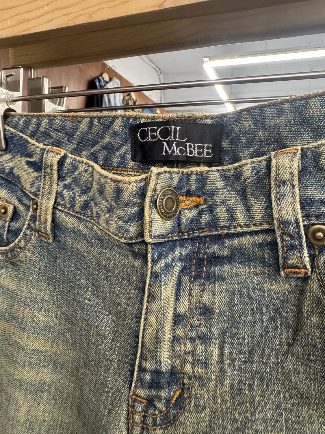 CECIL McBEE 빈티지 워싱 여성 부츠컷 데님팬츠 상품이미지3