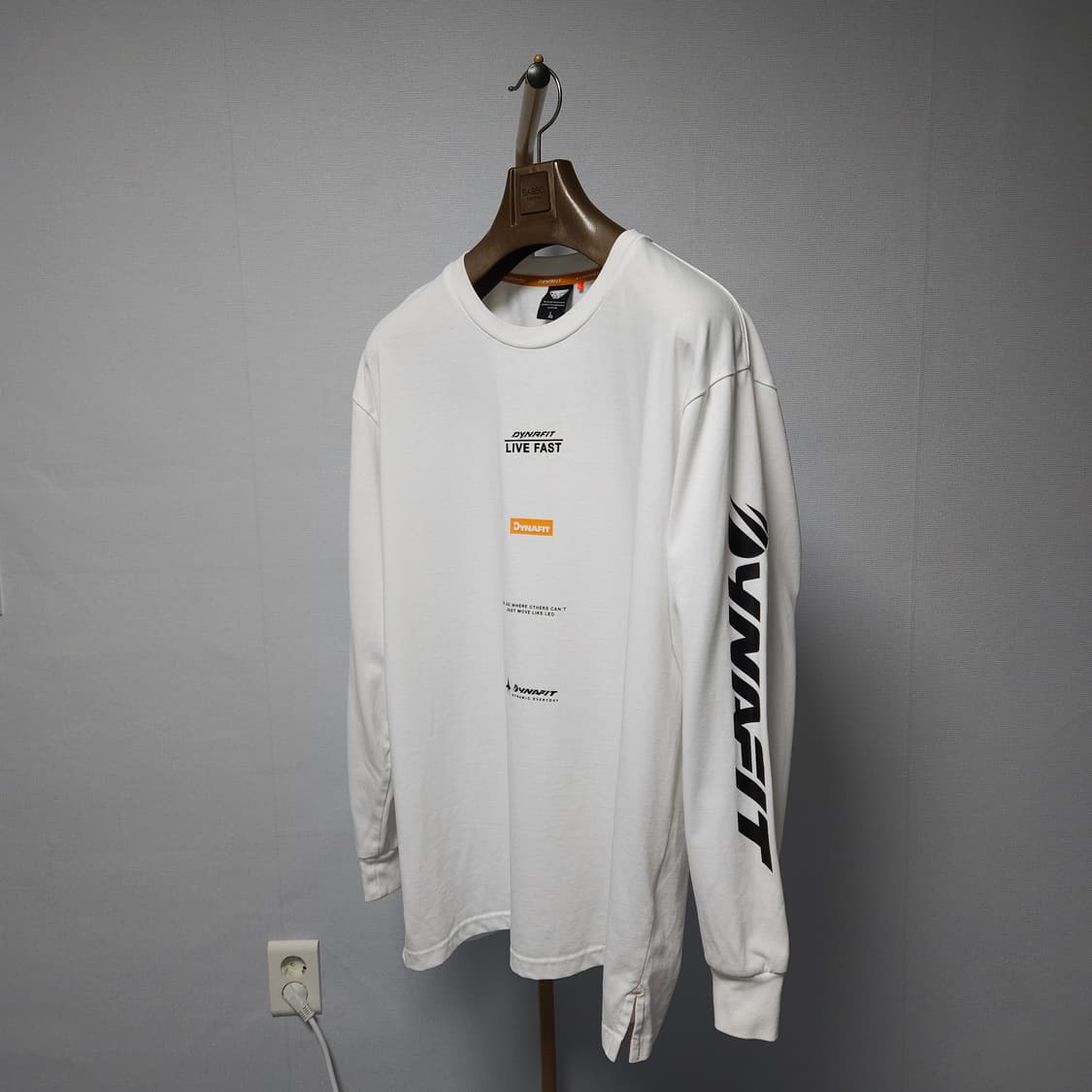 100 ) 다이나핏 남성 사이드로고 오버핏 긴팔티 상품이미지1