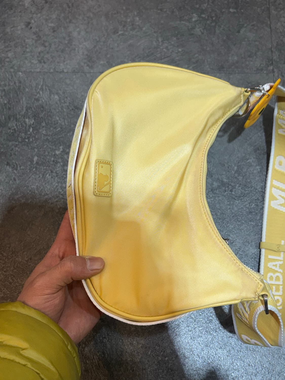 MLB 여성 크로스백 옐로우 가방 상품이미지7