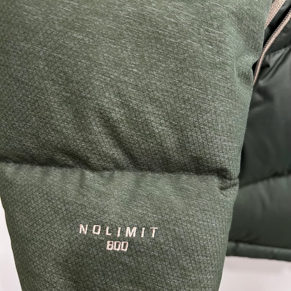 네파 노리밋 800 구스다운 배색 후드 패딩 상품이미지4