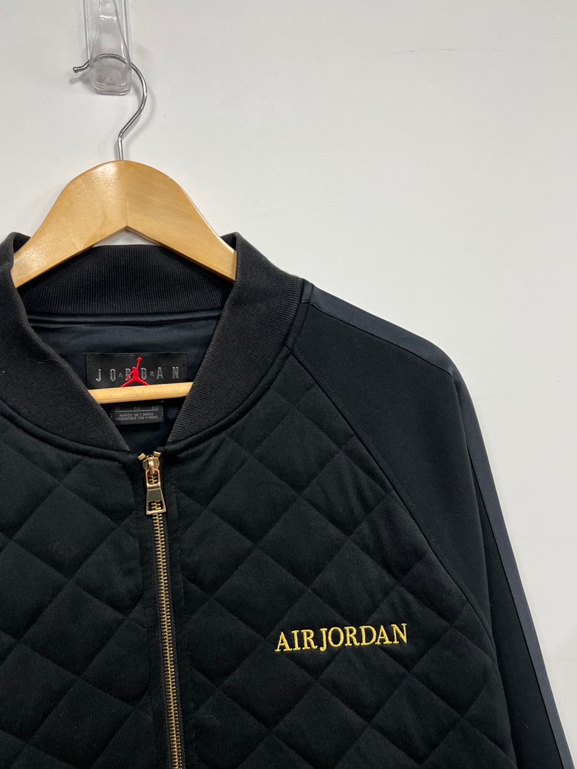 나이키 에어조던 자수 로고 퀼팅 봄버 자켓 상품이미지2
