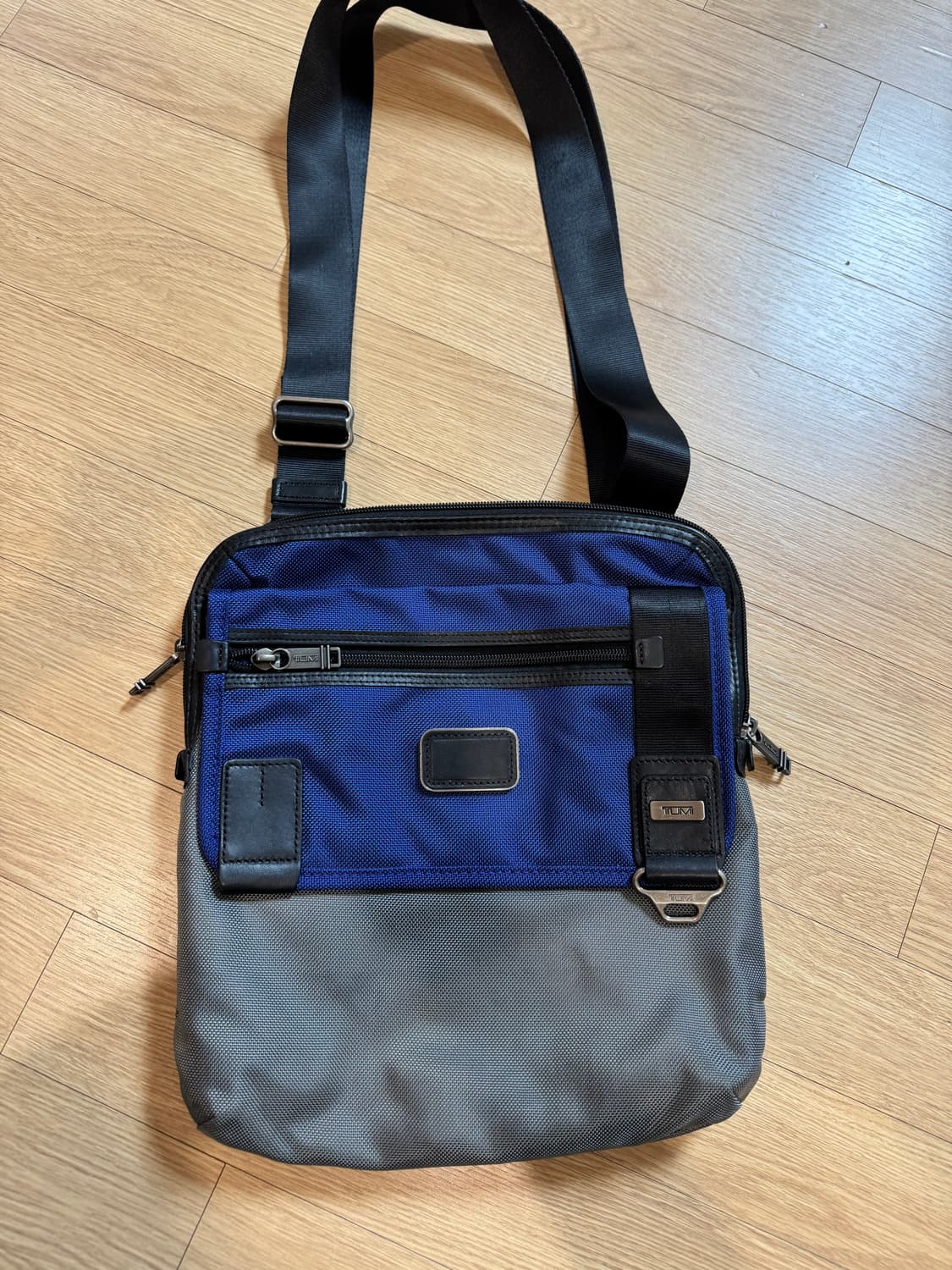 투미 메신저백 상품이미지1