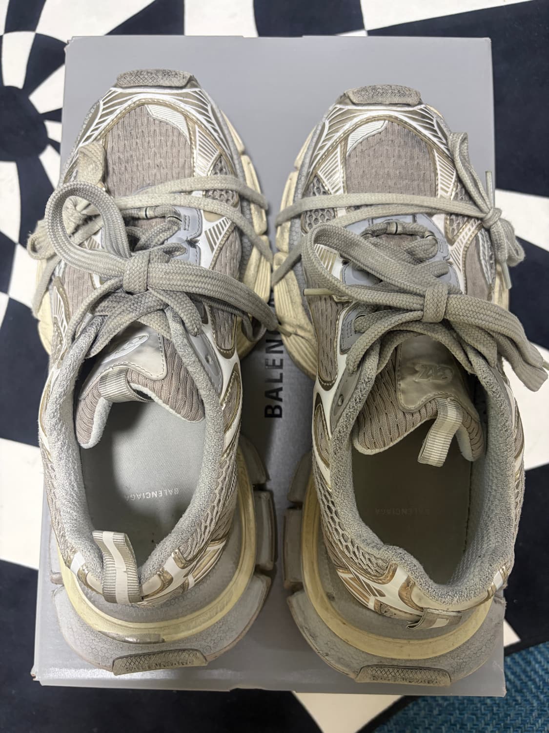 발렌시아가 3XL 에그쉘 42 상품이미지1