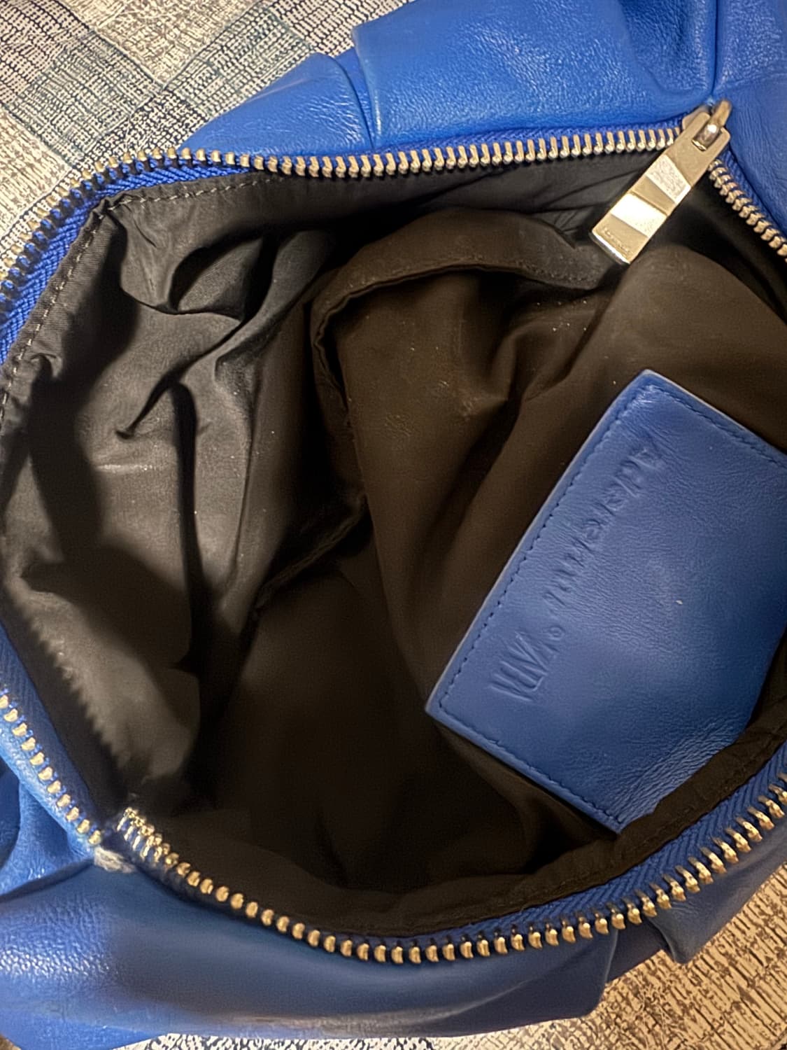 자더에러 매듭 레더 숄더백 블루 상품이미지4