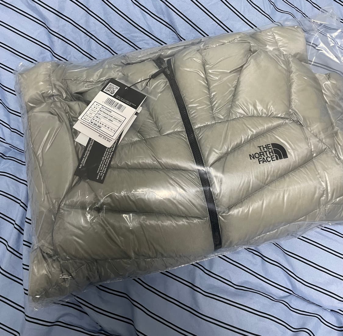 노스페이스 마테호른 다운 자켓 rds 라이트 그레이 상품이미지2