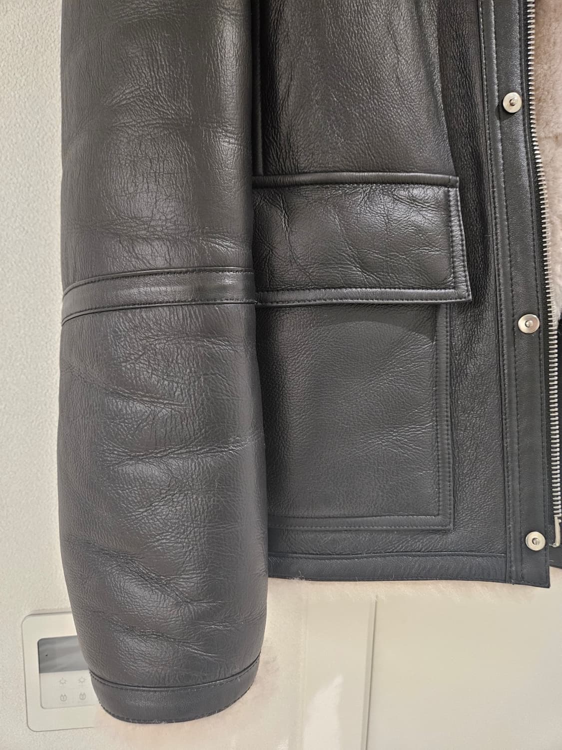 모마디자인 필드자켓 무스탕 블랙실버 상품이미지3