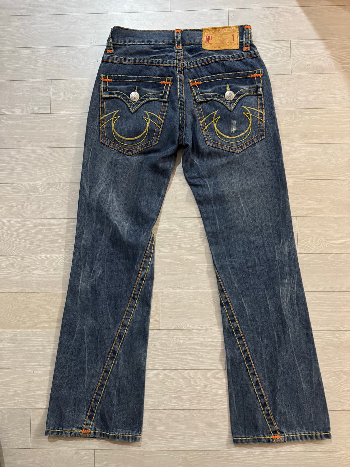 [30] 트루릴리젼 부츠컷 청바지 조이빅티 상품이미지3