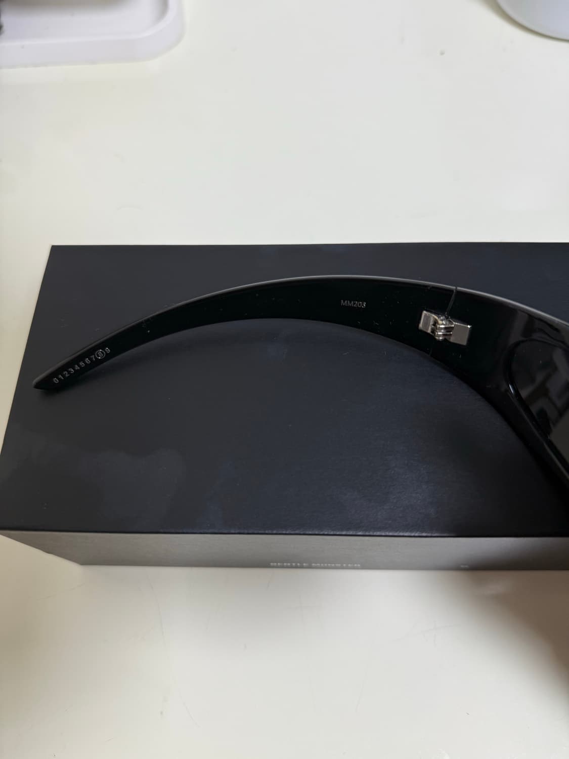 젠틀몬스터 x 마르지엘라 MM203 블랙 상품이미지6