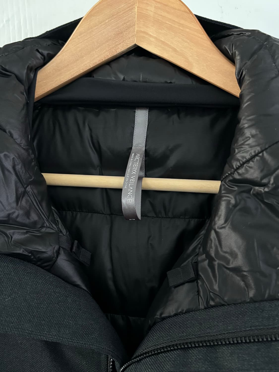 Arcteryx 아크테릭스 블랙 베일런스 다운 자켓 상품이미지3