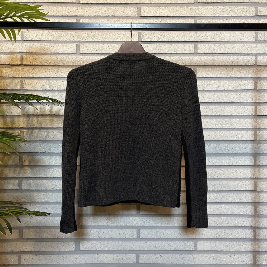 코스 더블 페이스 울 니트 세미크롭 디테일 블랙/차콜 상품이미지3