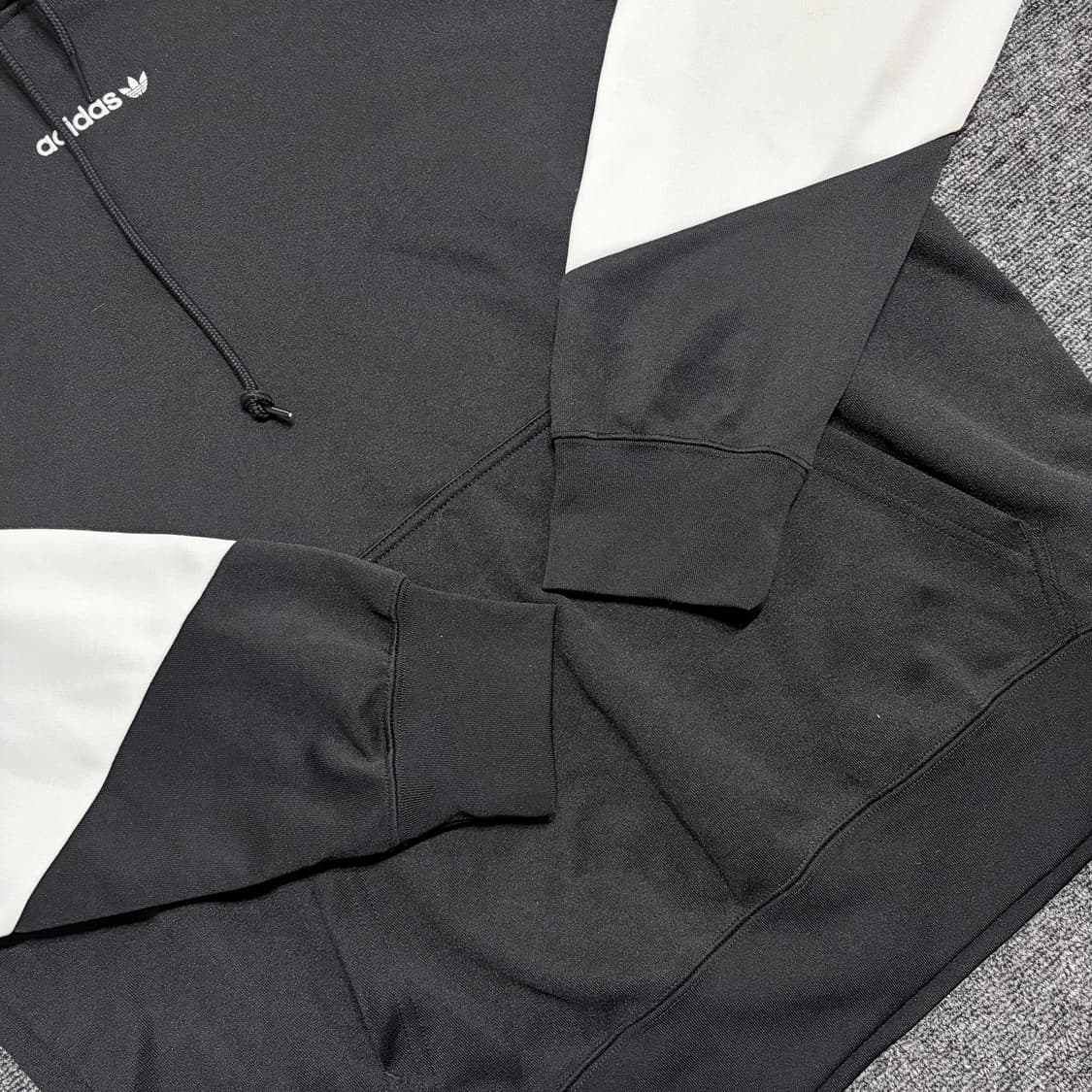 아디다스 올드스쿨 이큅먼트 후드티 상품이미지2