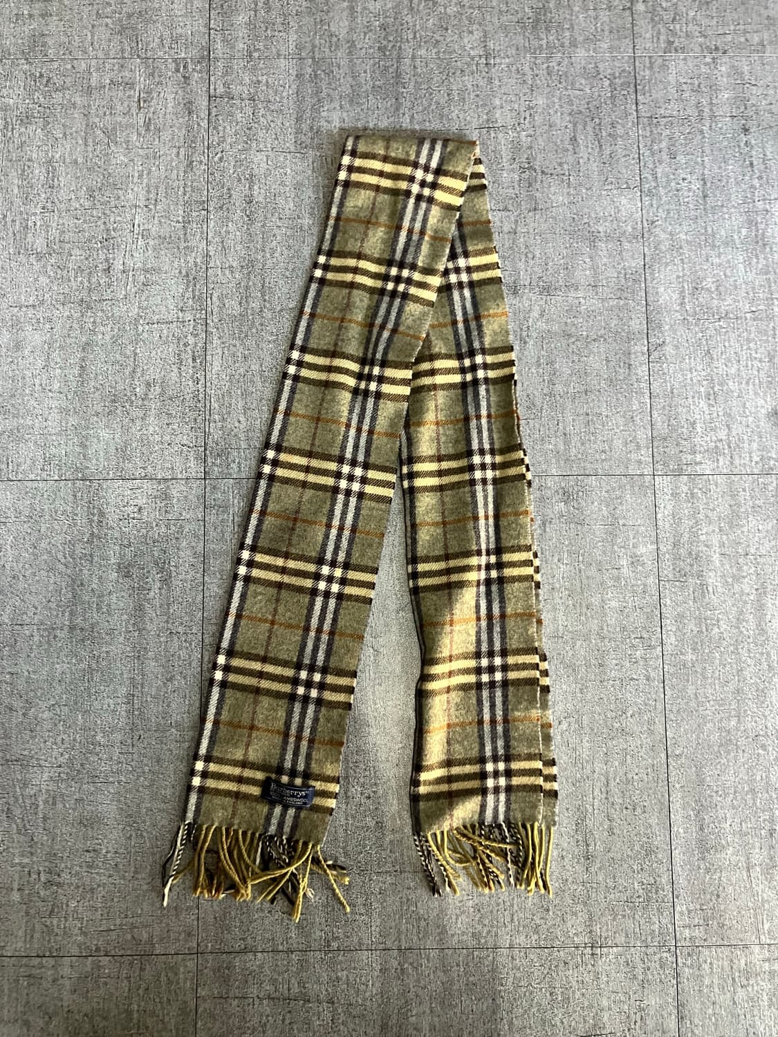 Burberry 버버리 올드스쿨아메카지 블루라벨 테슬머플러 그린 상품이미지1