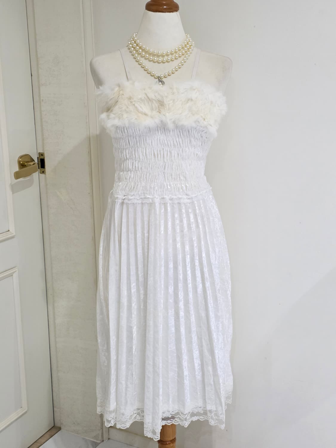 일본빈티지)화이트 페어리계 퍼 레이스 플리츠 롱슬리브리스 벨벳원피스 상품이미지2