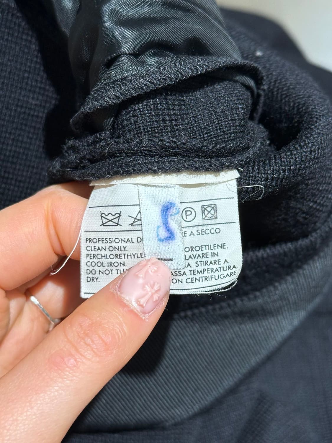 페라가모 블랙 라나버진울 버튼 미디 스커트 상품이미지8