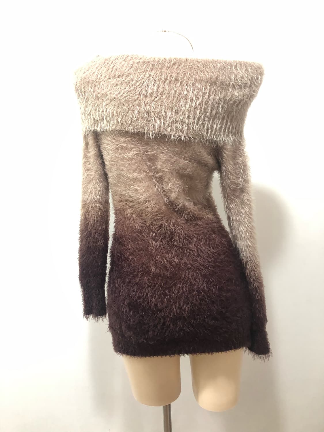 two tone fur off shoulder knit 상품이미지2