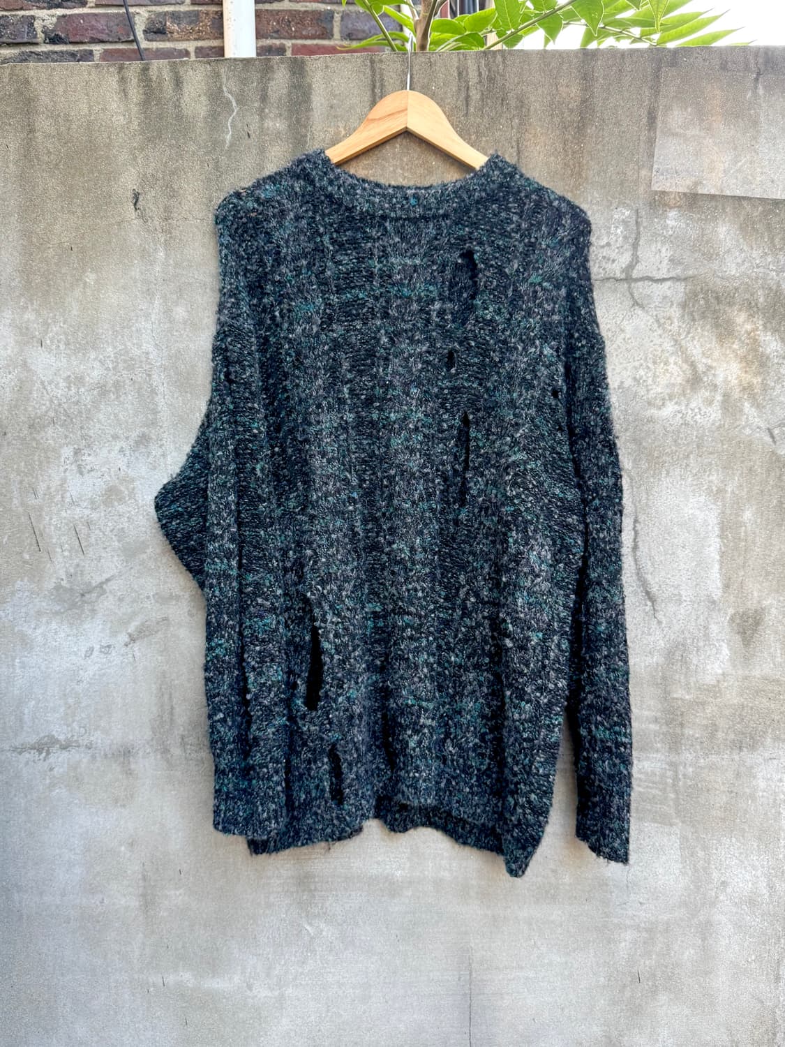 블랙웨어 커팅 디테일 헤비니트 상품이미지1