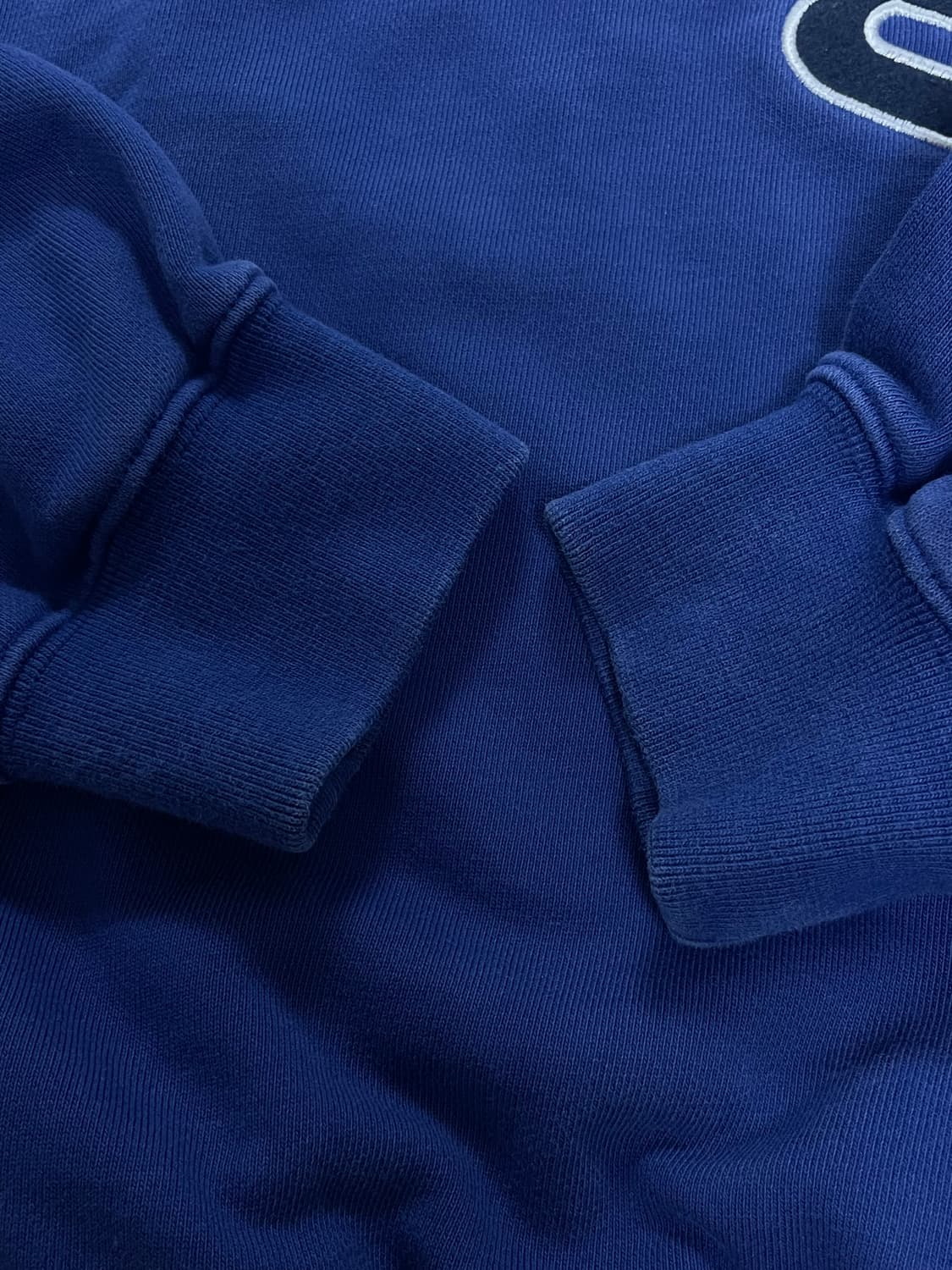 헤이그 어 벌스데이 스웨트셔츠 맨투맨 블루 상품이미지4