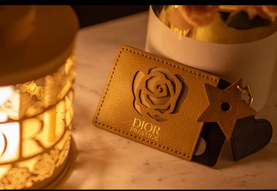 디올 뷰티 신상 거울 + 카드홀더 세트 상품이미지4