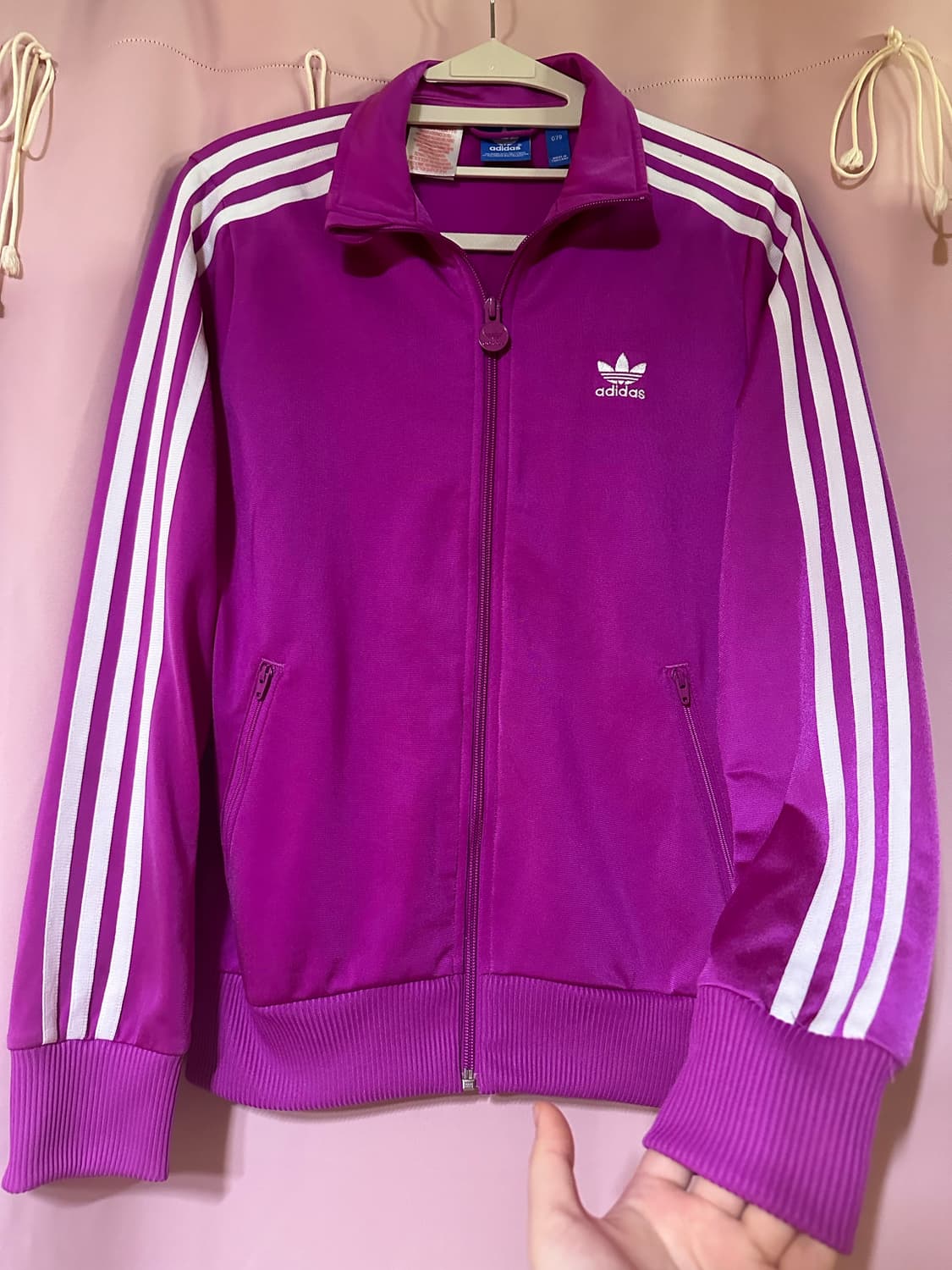 아디다스져지 뒤에 왕불꽃 아디다스파이어버드 트랙탑 집업 상품이미지1