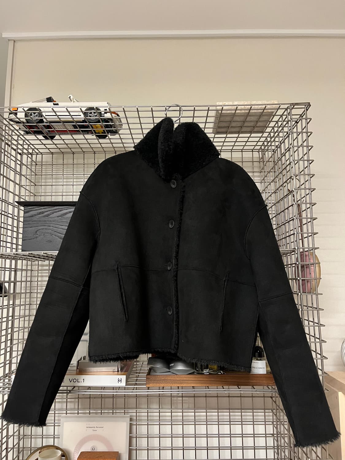 LEVAR 블랙 무스탕 자켓 FREE 상품이미지2