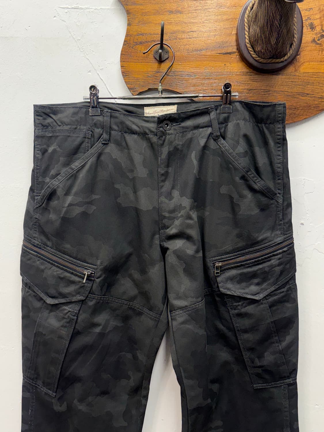 AVIREX Black Camo Tactical Cargo Pants 상품이미지1