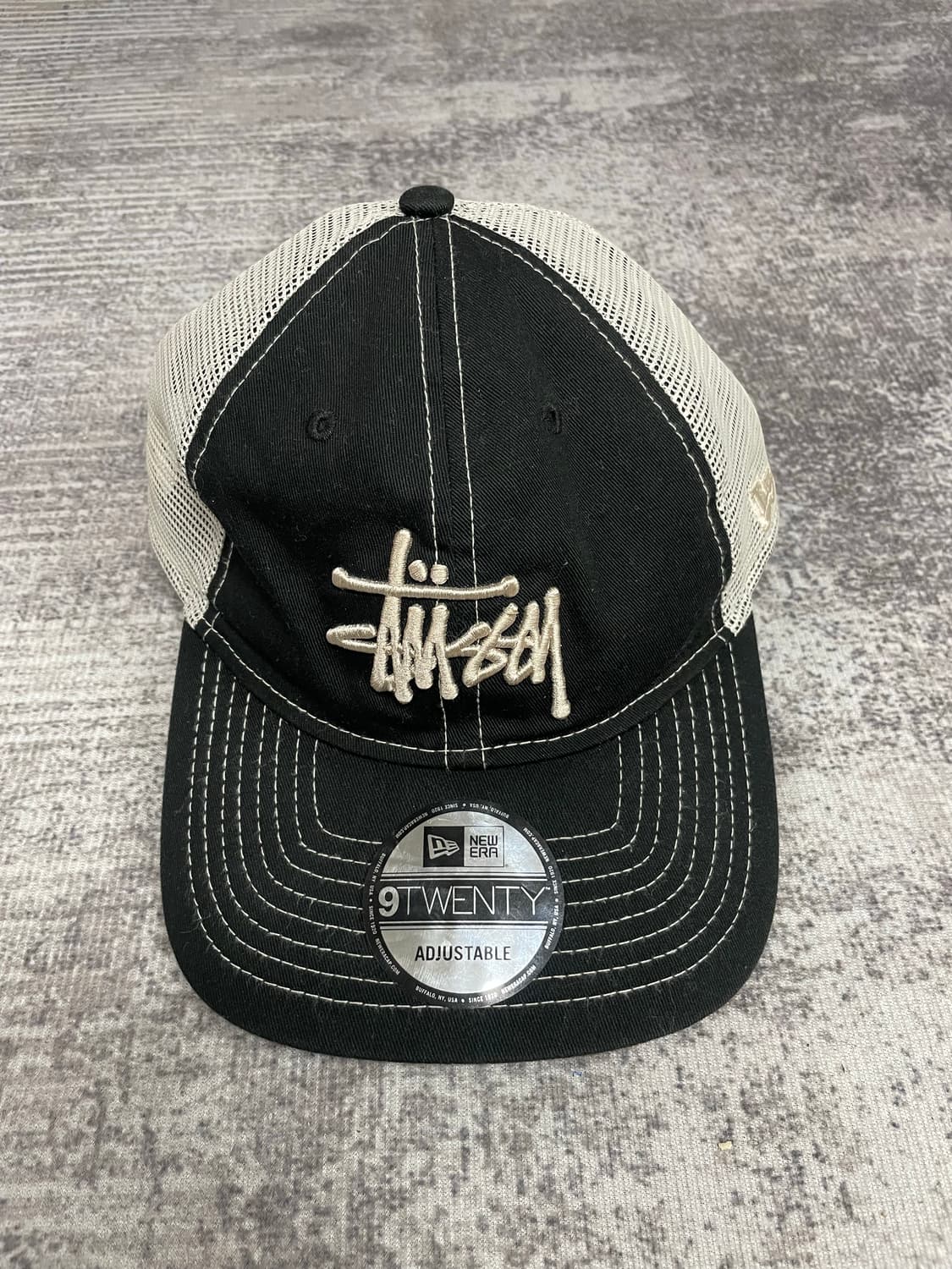 스투시 x 뉴에라 메쉬 트러커 상품이미지1