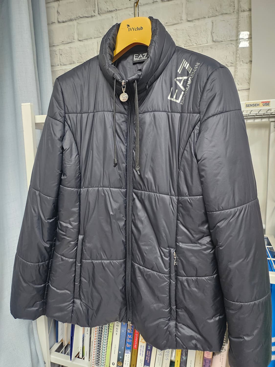 엠포리오아르마니 여성패딩 66 후드 경량패딩 AD05 상품이미지2