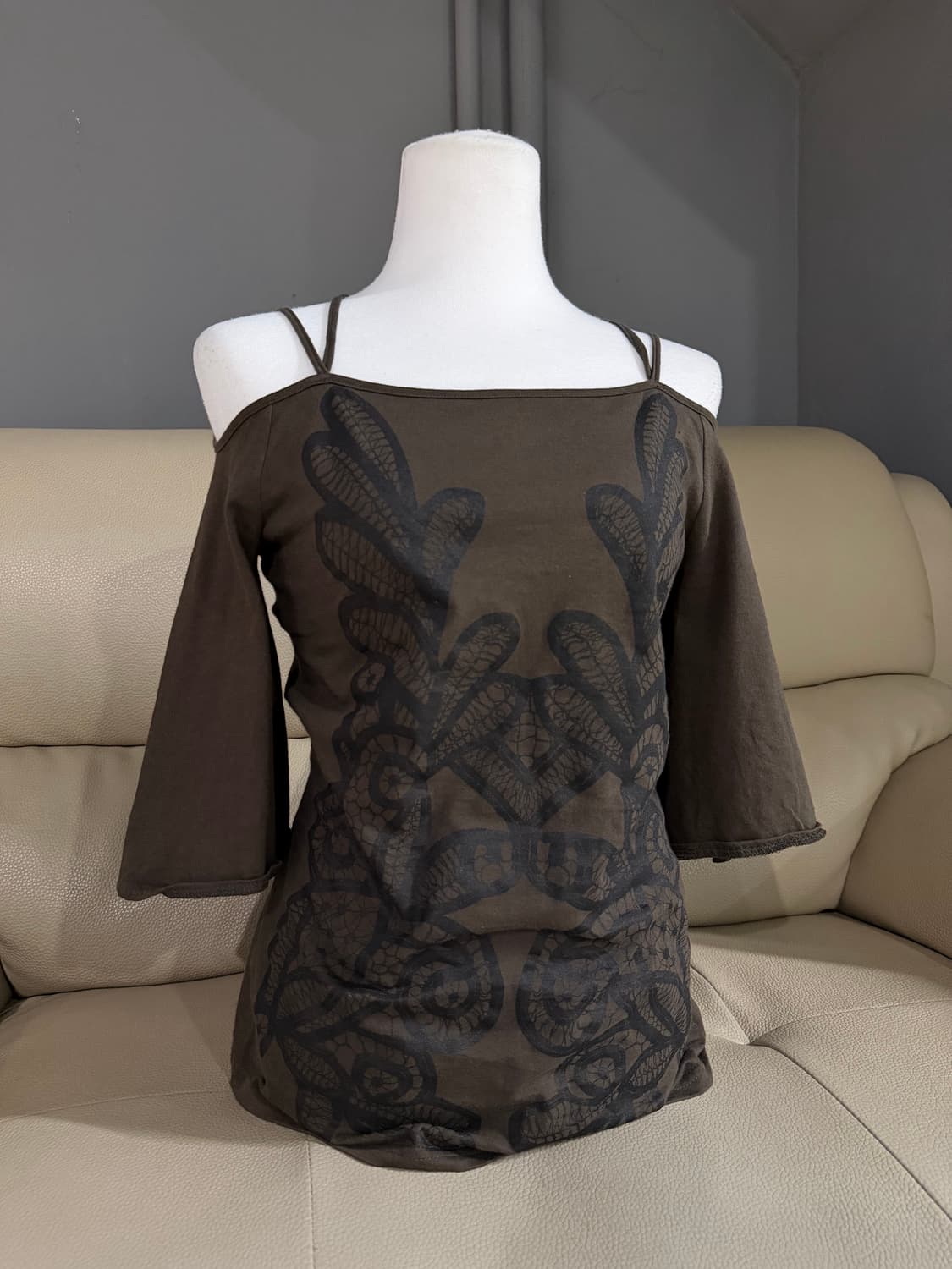 printing detail halter&off shoulder top 상품이미지1