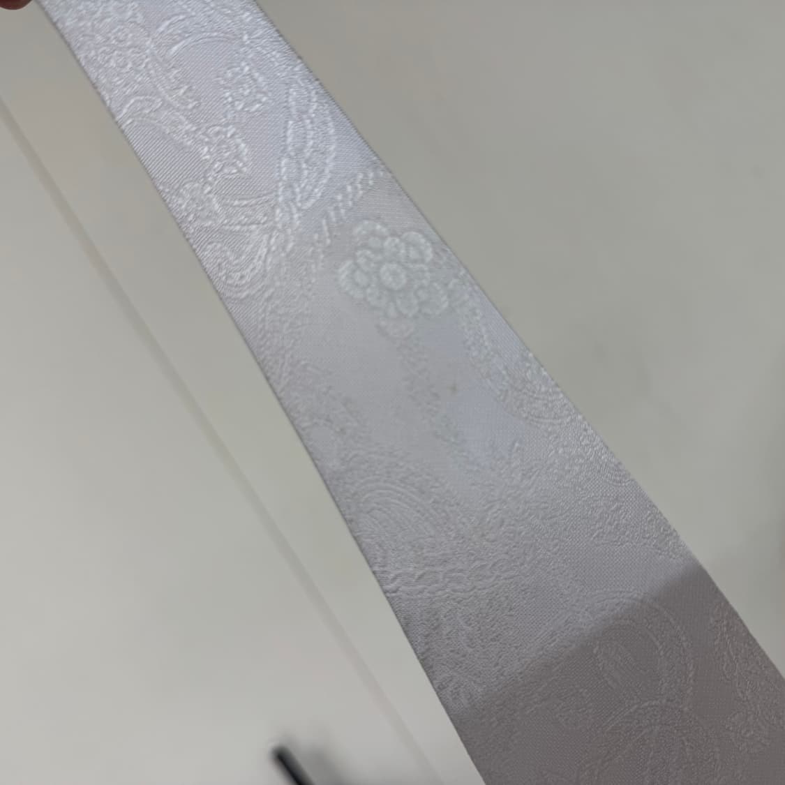 BALENCIAGA 발렌시아가 정품 명품 화이트넥타이 상품이미지8