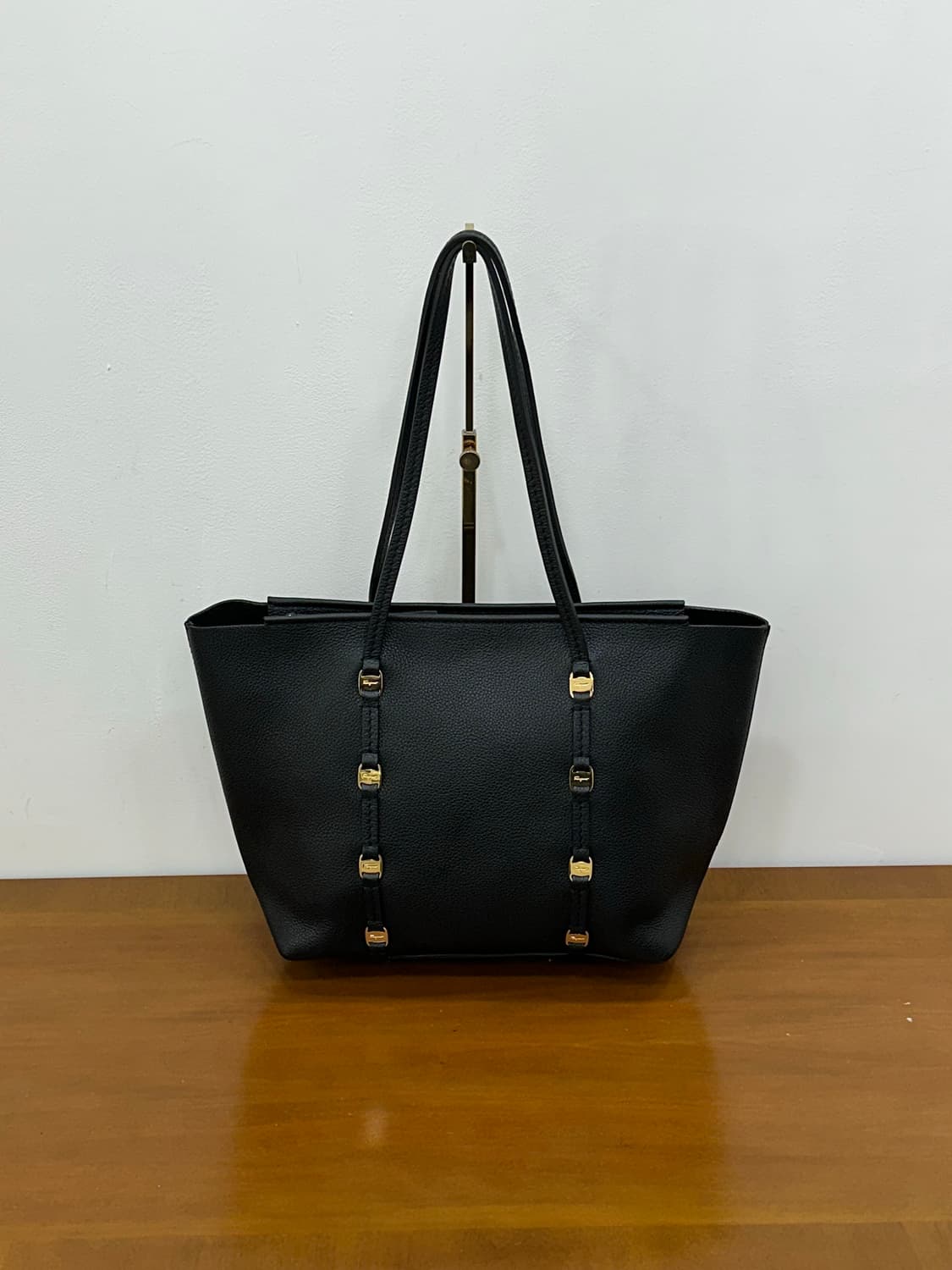 페레가모 간치니 쇼퍼백 상품이미지1