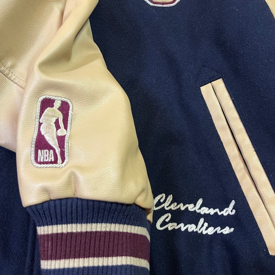 NBA 클리블랜드 캐벌리어스 바시티 자켓 상품이미지4