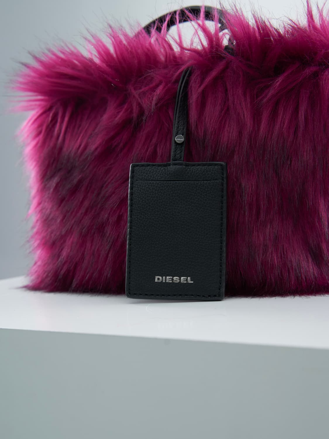 DIESEL reversible pink fur cross bag 상품이미지5