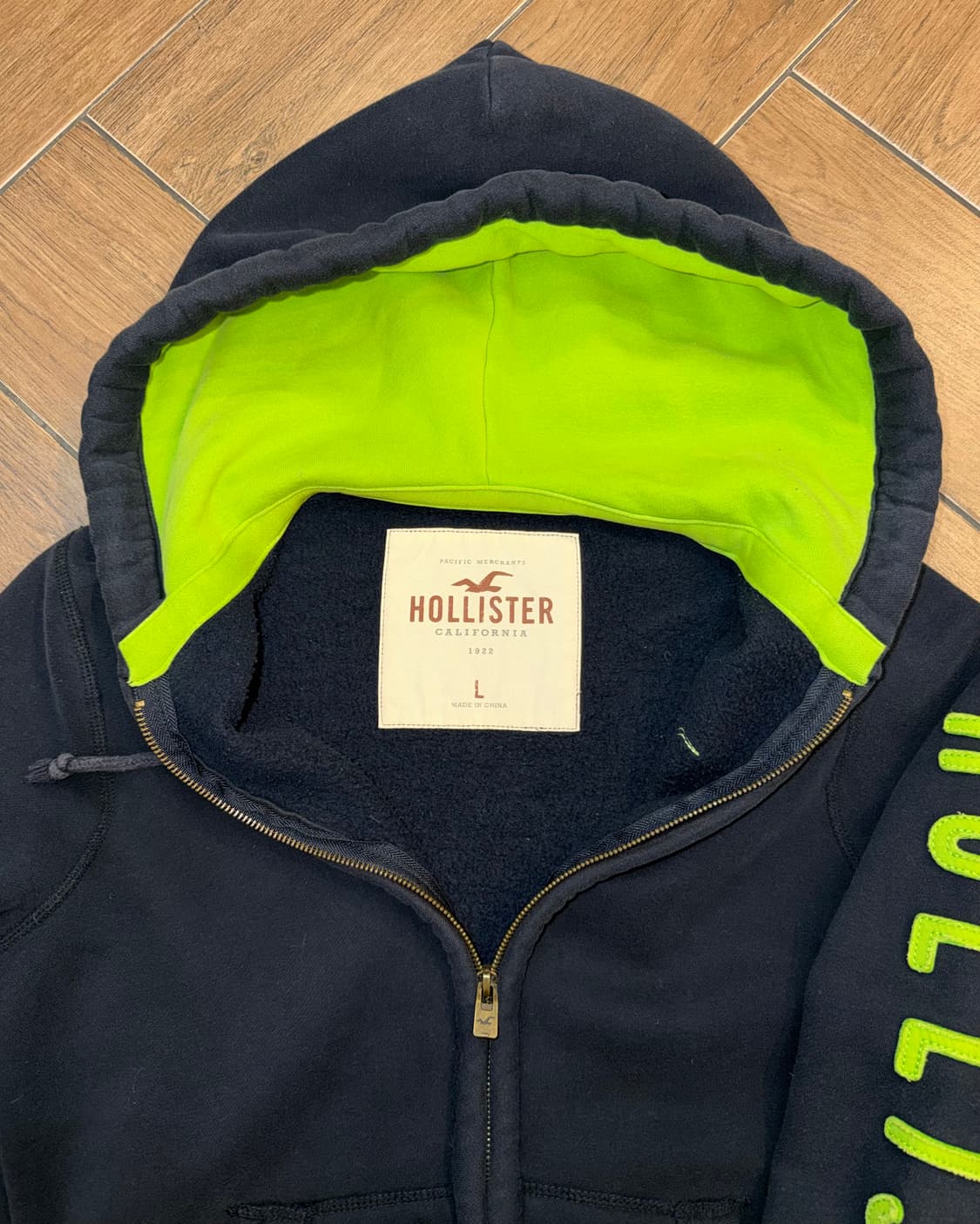 홀리스터 네온 라인 포인트 후드집업 상품이미지4