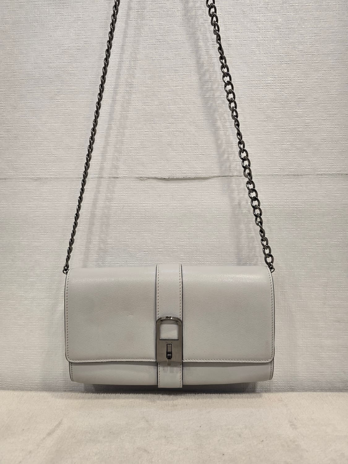 로사케이 아이보리 체인 크로스백 겸 클러치백 가방 상품이미지1