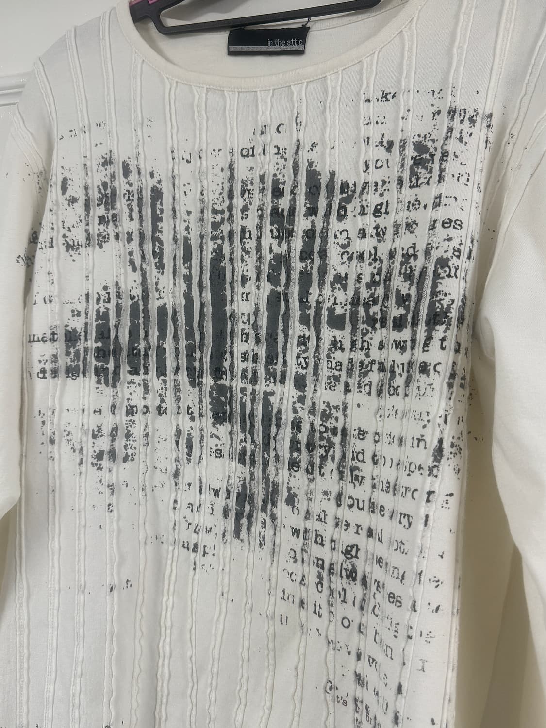 In the attic 롱슬리브 상품이미지2