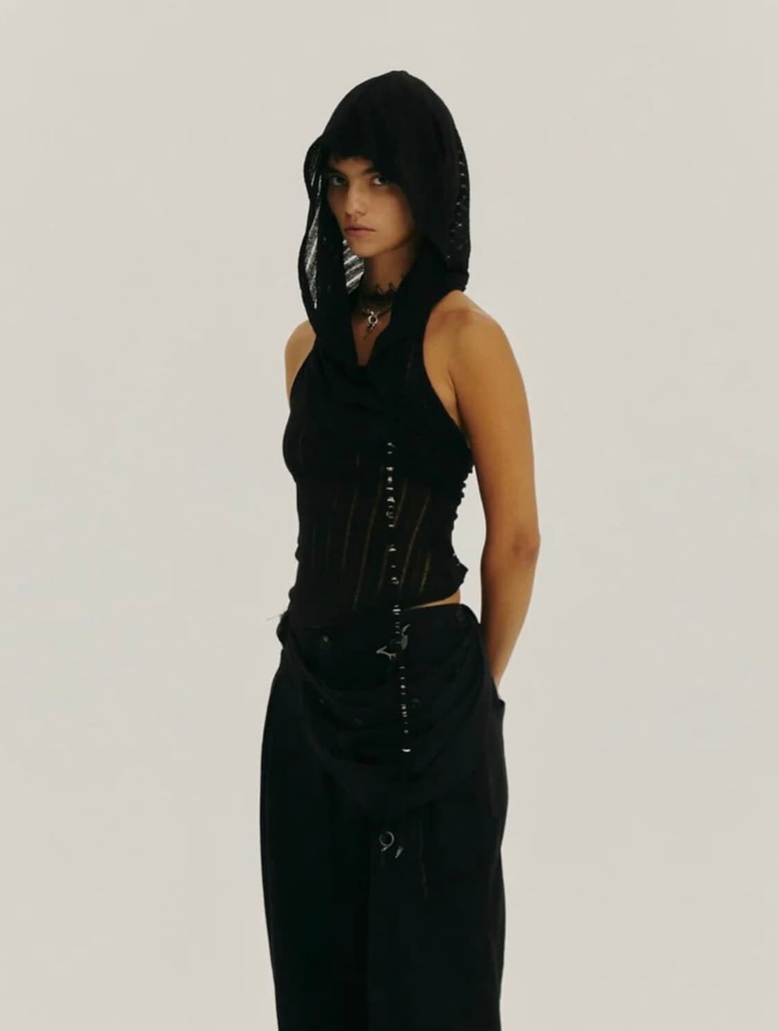 hyeinseo hooded halter top 상품이미지3