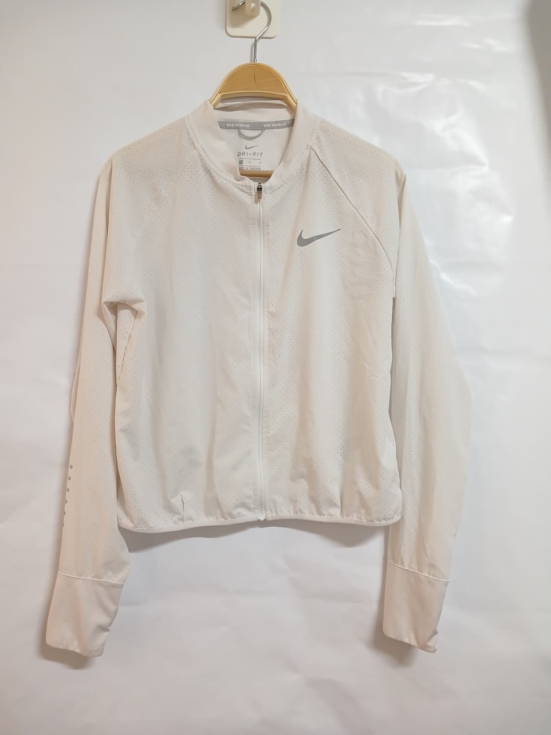 (S,90)나이키 여성 러닝자켓 상품이미지1