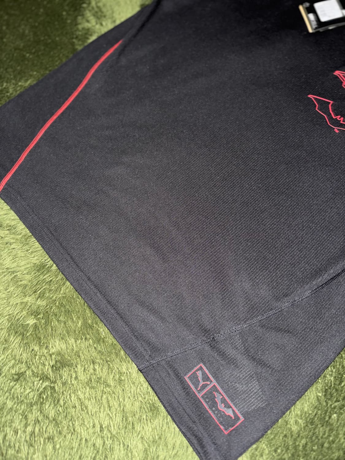 [L] 푸마 X 배트맨 콜라보 퍼포먼스 그래픽 티 블랙 상품이미지5