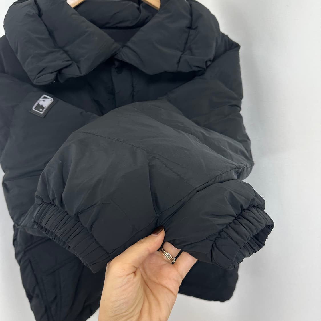   MLB 여자 가벼운 덕다운 패딩 검정 XS 85 상품이미지5