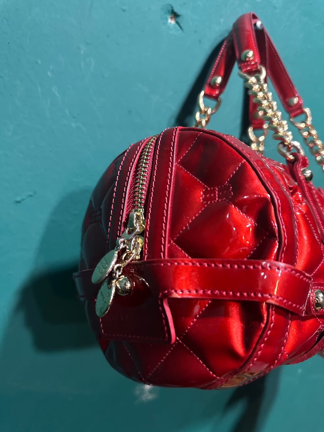 발렌시아가 에나멜 망치 숄더백 상품이미지4