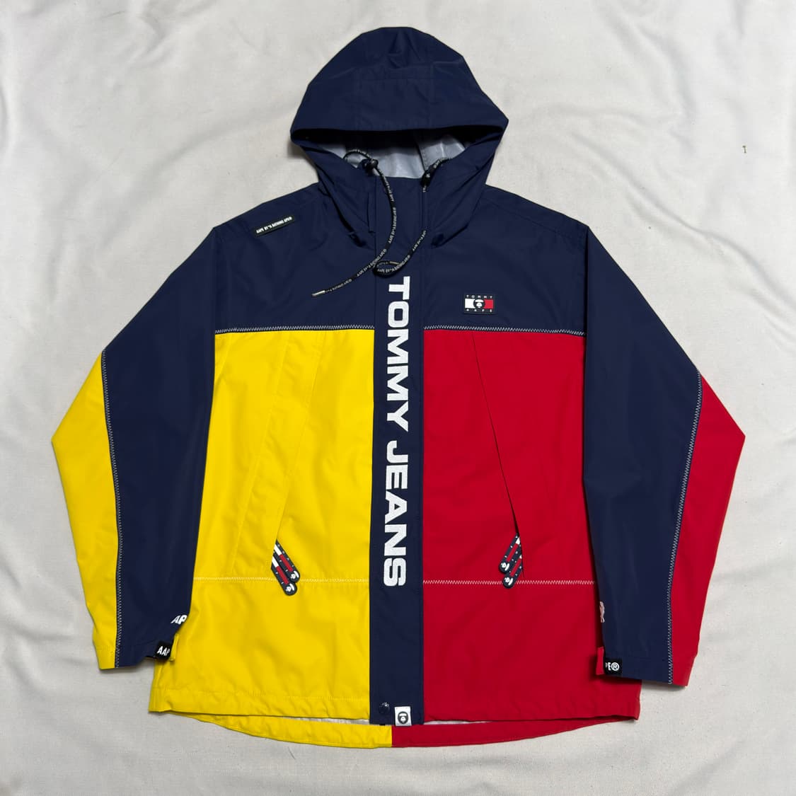 M 베이프 X 타미 진스 콜라보 배색 바람막이 상품이미지2