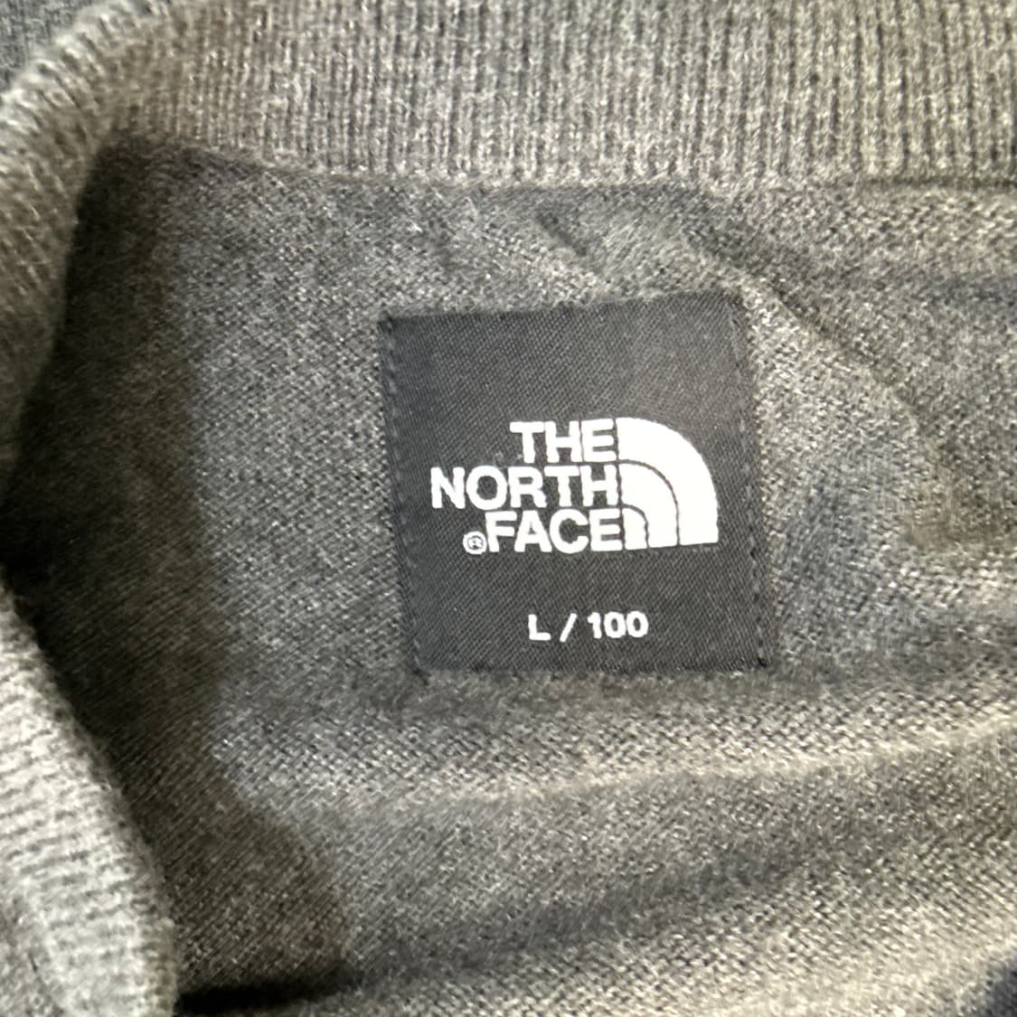 L 노스페이스 차콜 브이넥 니트 0227T 상품이미지3
