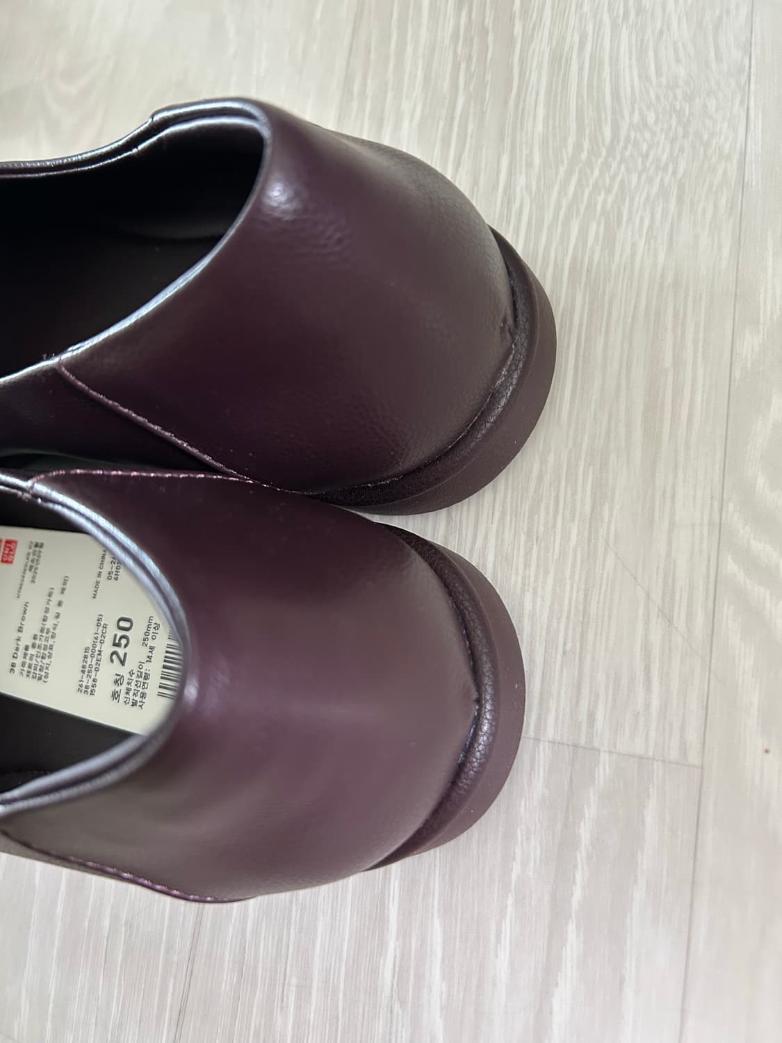 유니클로 스퀘어 플랫슈즈 다크 브라운 250 상품이미지3