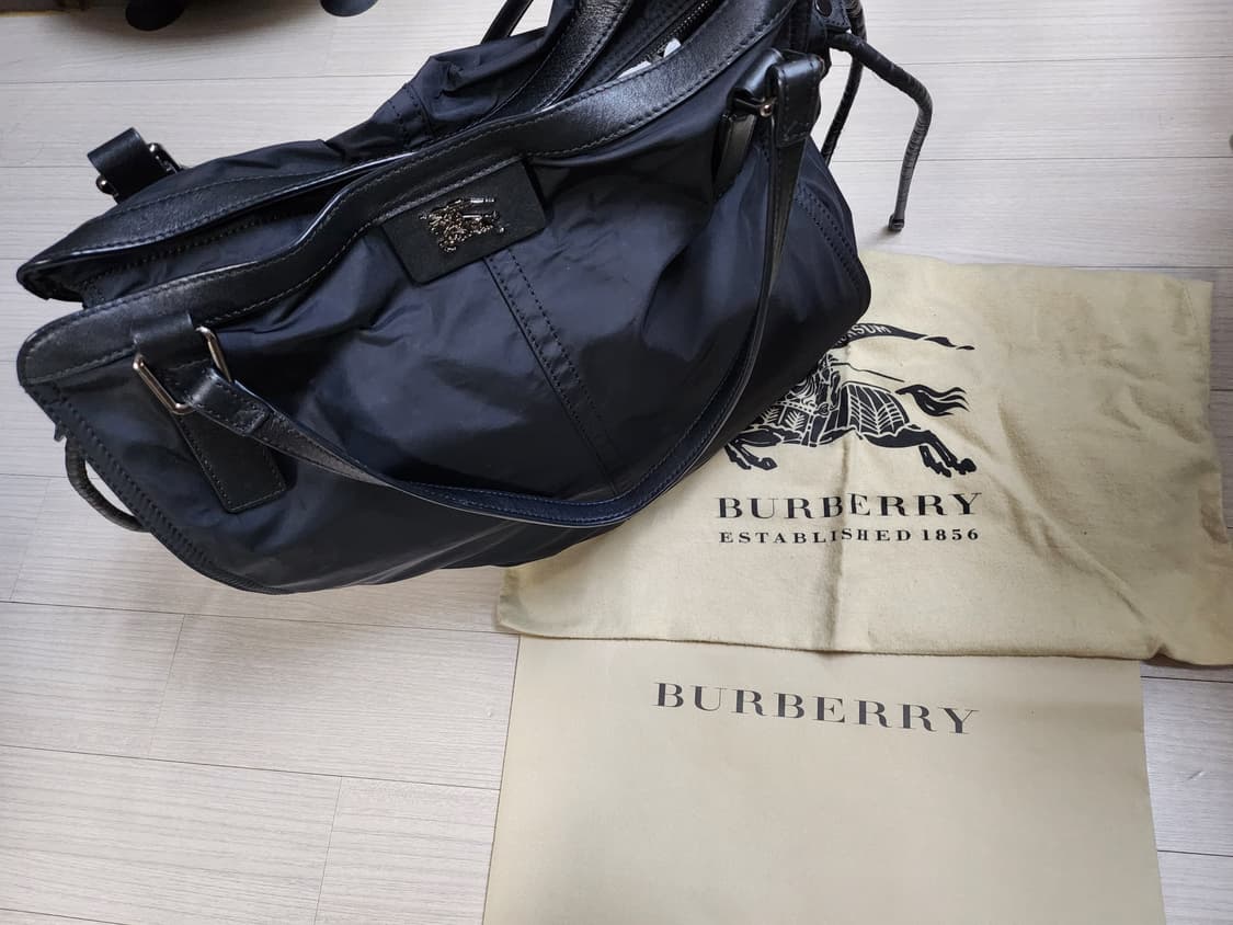 버버리 숄더 쇼퍼백 상품이미지8