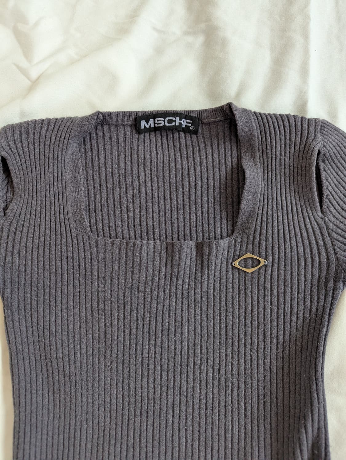 MSCHF 슬릿 사이드 니트 티 상품이미지1