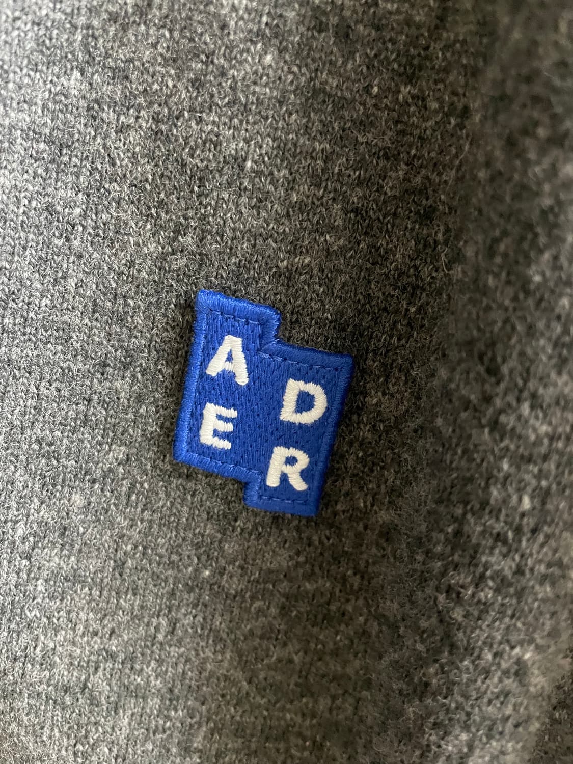 아더에러 시그니피컨트 가디건 차콜 L 상품이미지2