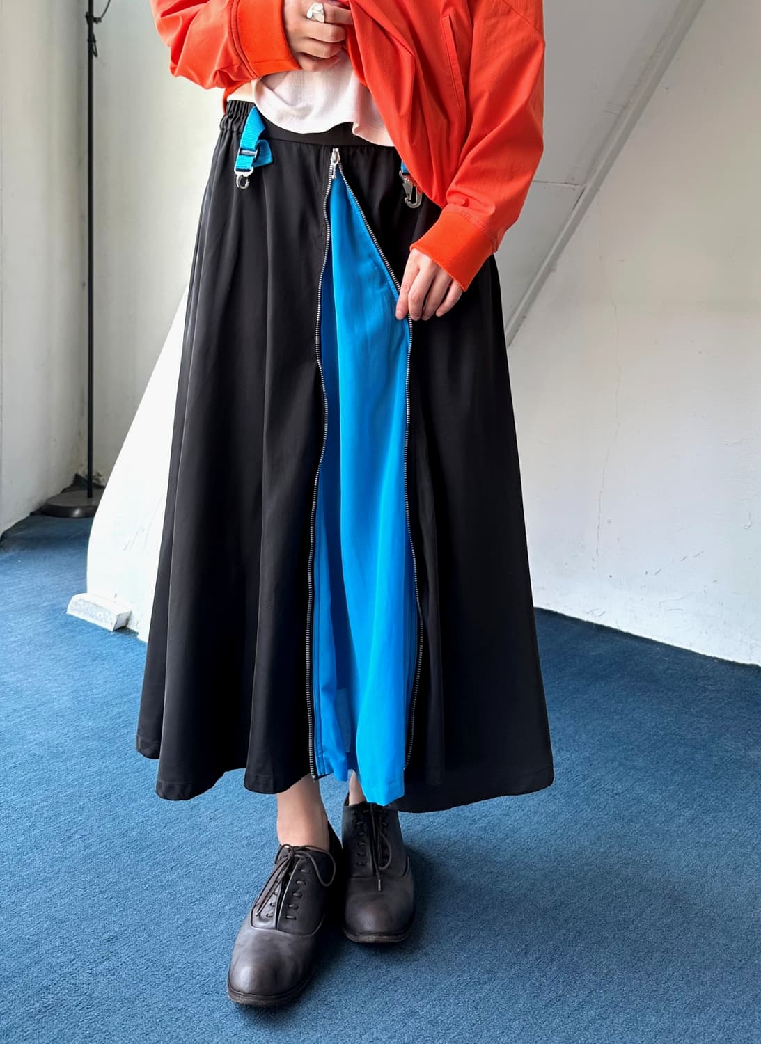 Silky fabric front zip design skirt 상품이미지8
