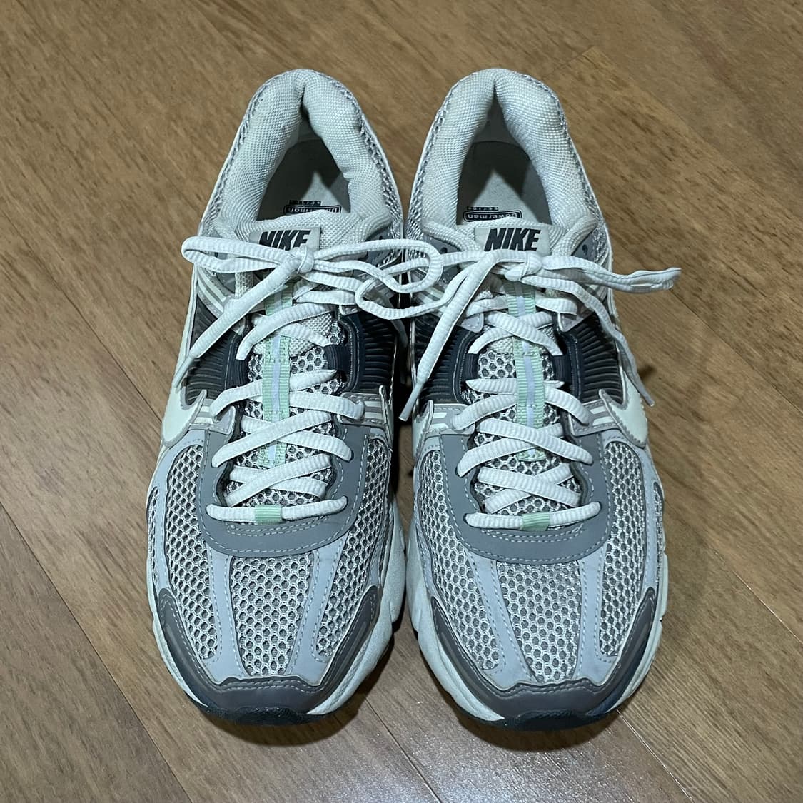 나이키 줌 보메로 5 코블스톤 앤 플랫 퓨터 275 상품이미지2