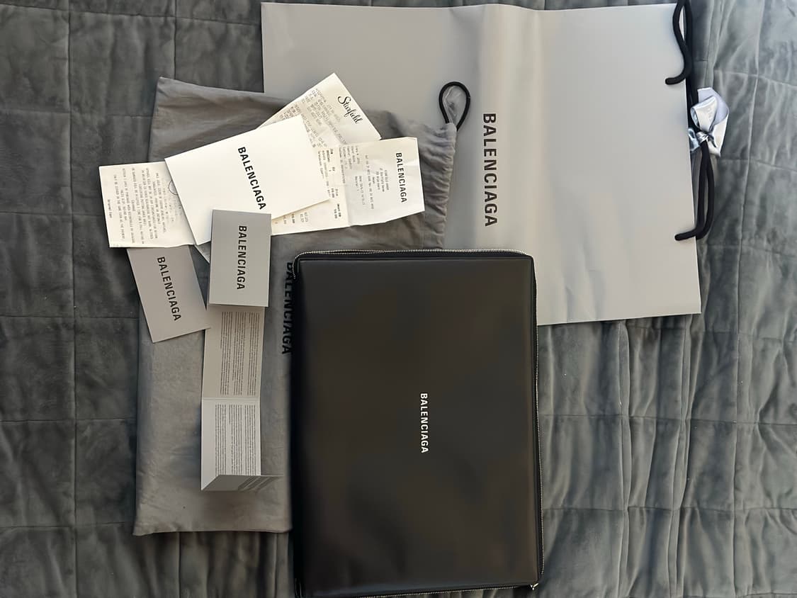 발렌시아가 클러치 백 상품이미지1