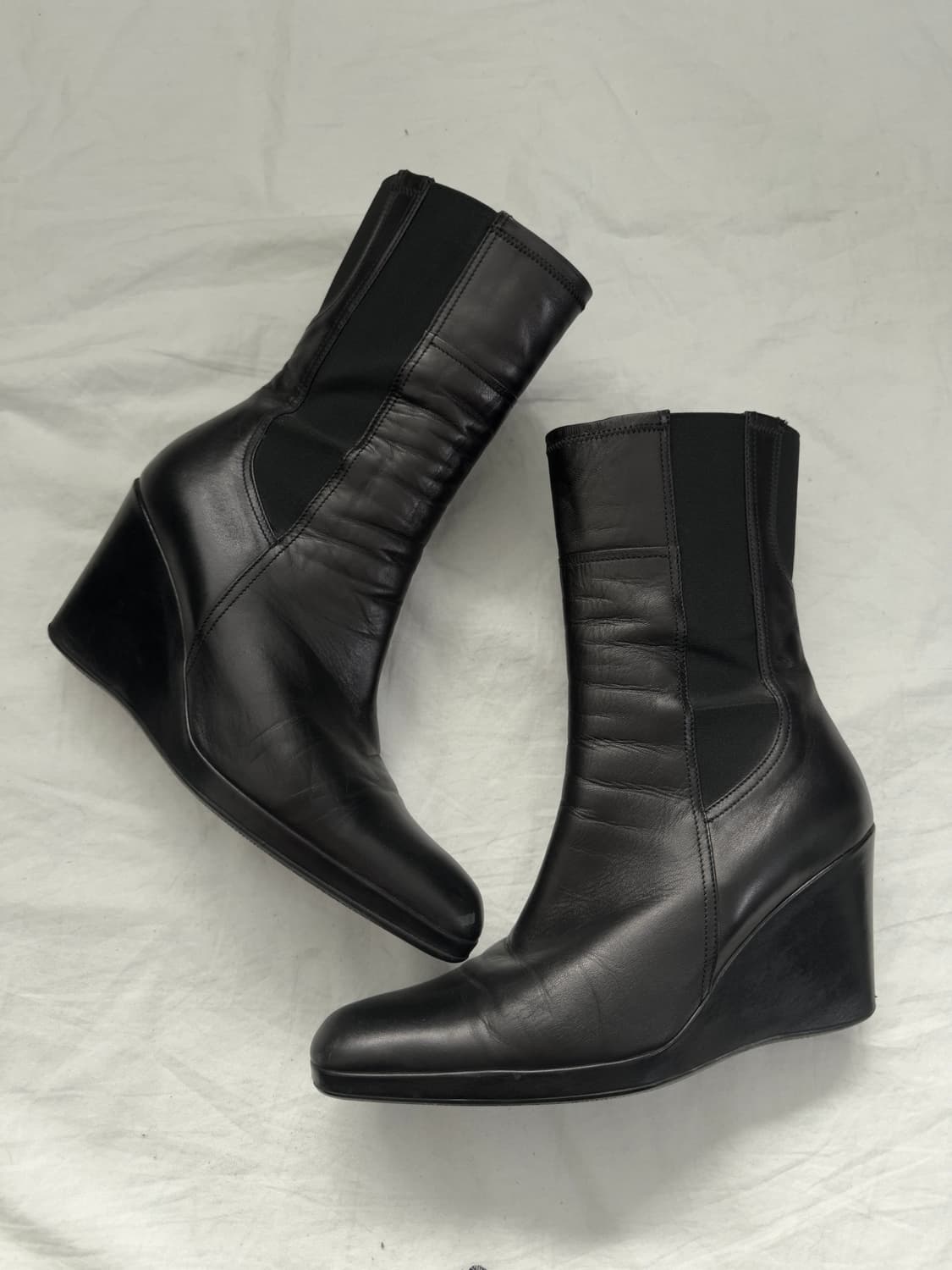 프라다스포츠 사이드지퍼 웨지힐 앵클부츠 상품이미지1